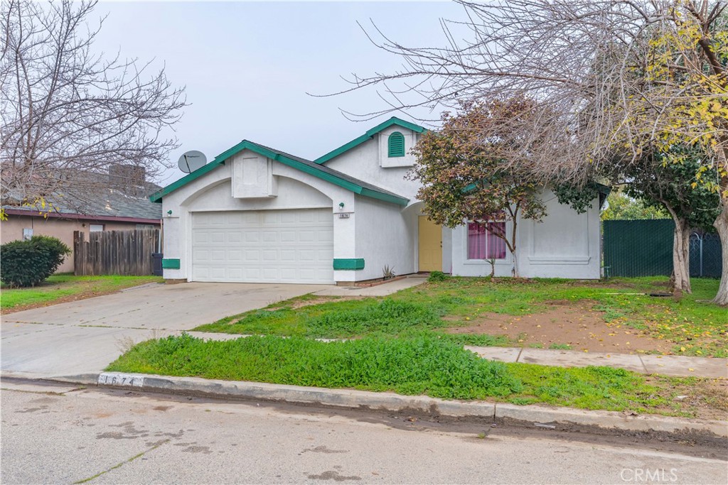 1674 Casuga Ct, Orange Cove, CA 93646