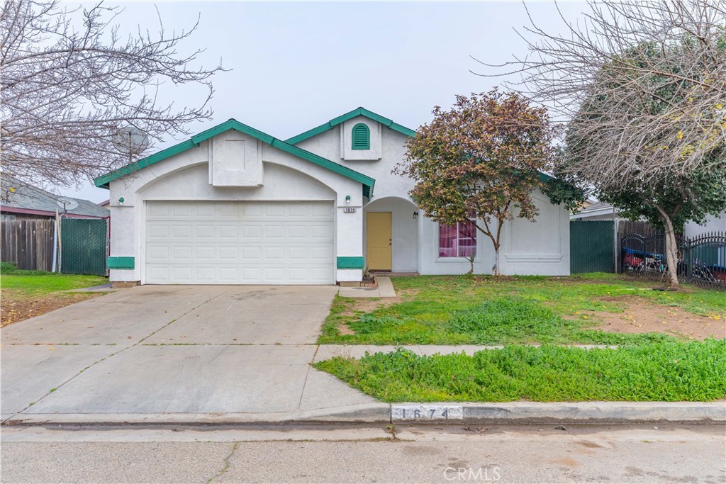 1674 Casuga Ct, Orange Cove, CA 93646