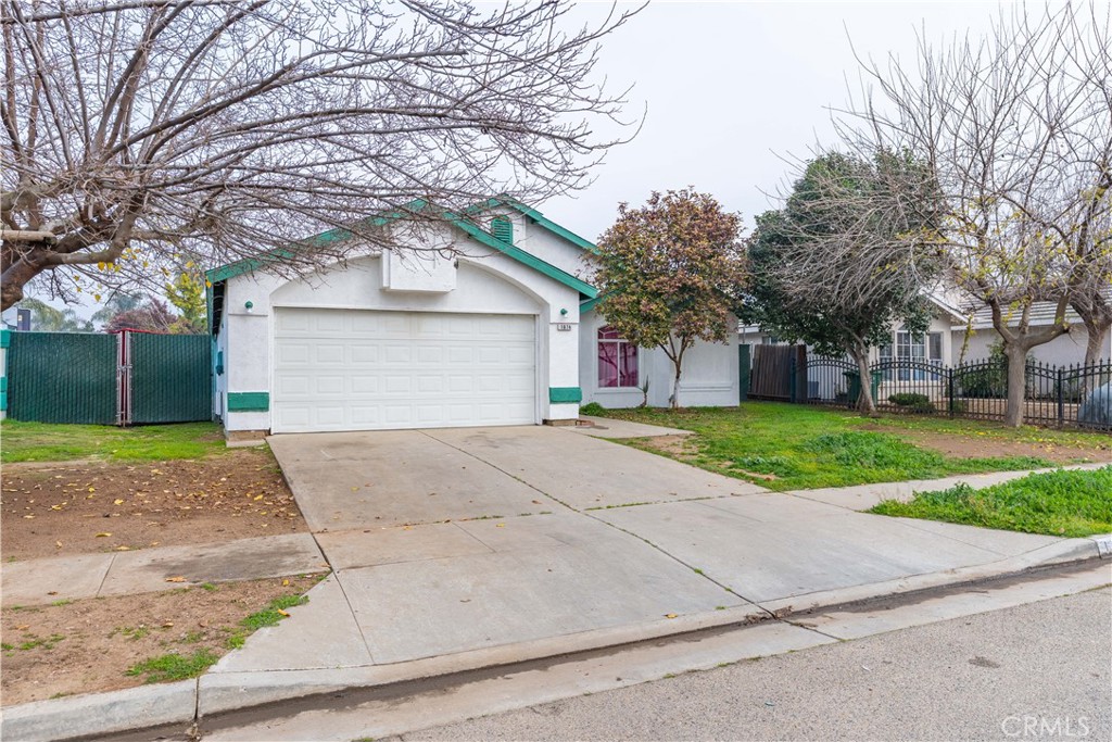 1674 Casuga Ct, Orange Cove, CA 93646