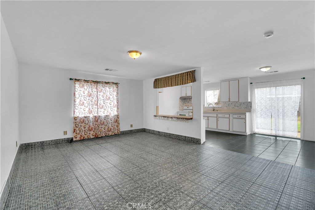 1674 Casuga Ct, Orange Cove, CA 93646