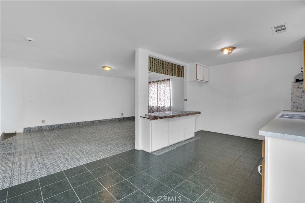 1674 Casuga Ct, Orange Cove, CA 93646