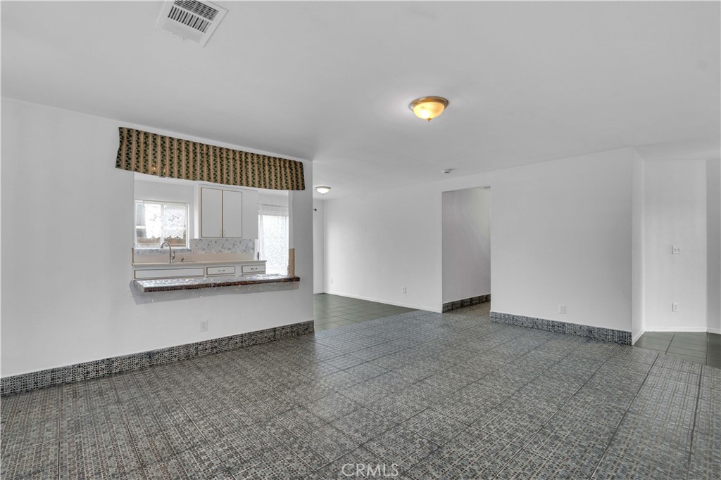 1674 Casuga Ct, Orange Cove, CA 93646