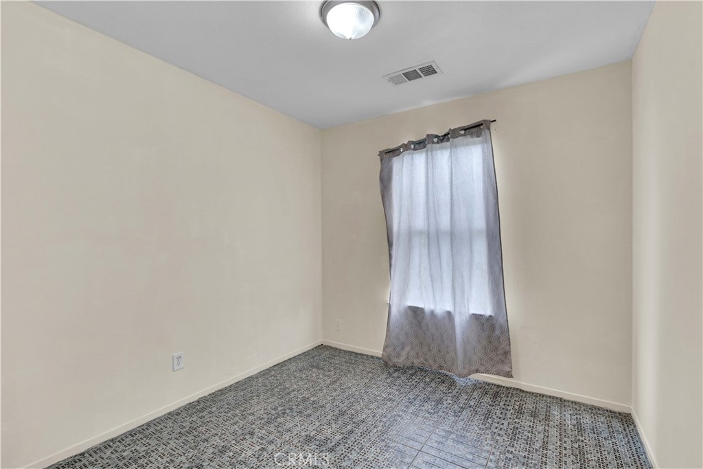 1674 Casuga Ct, Orange Cove, CA 93646