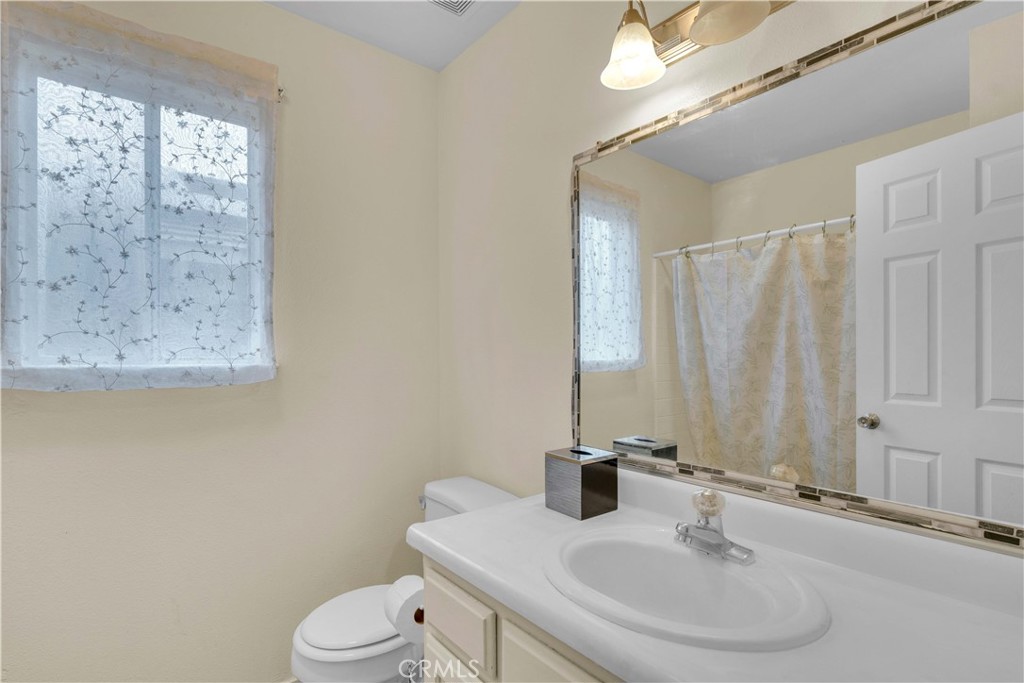 1674 Casuga Ct, Orange Cove, CA 93646