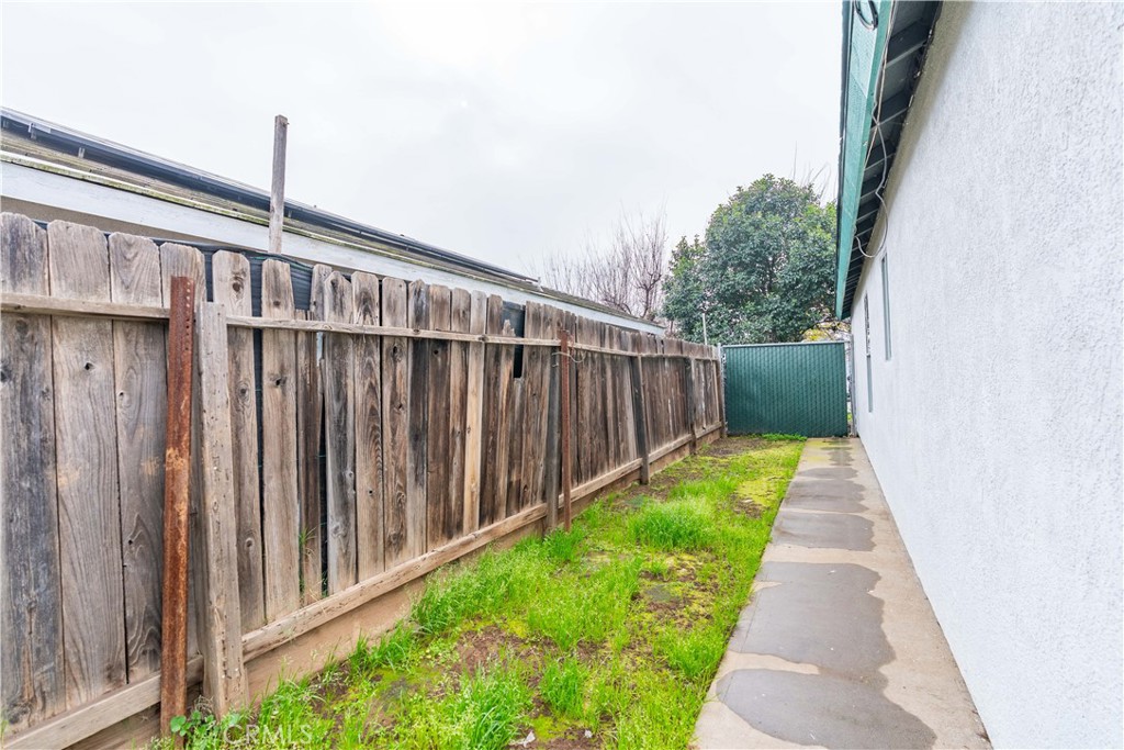 1674 Casuga Ct, Orange Cove, CA 93646