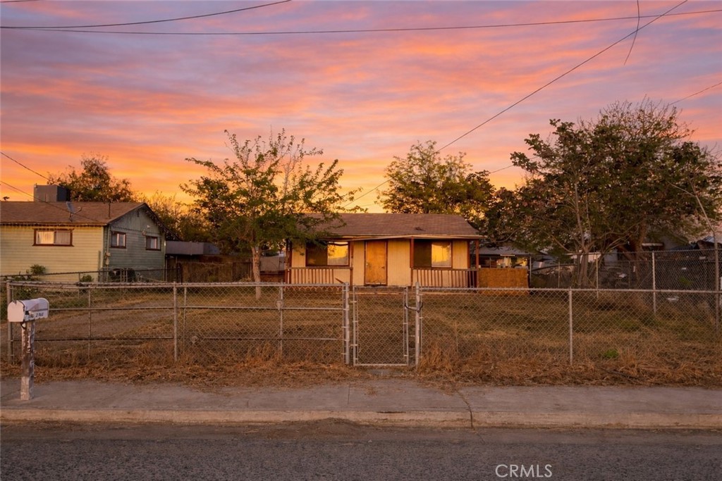 548 Page, Porterville, CA 93257