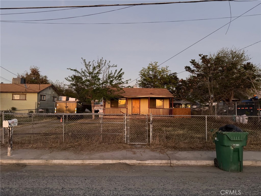 548 Page, Porterville, CA 93257