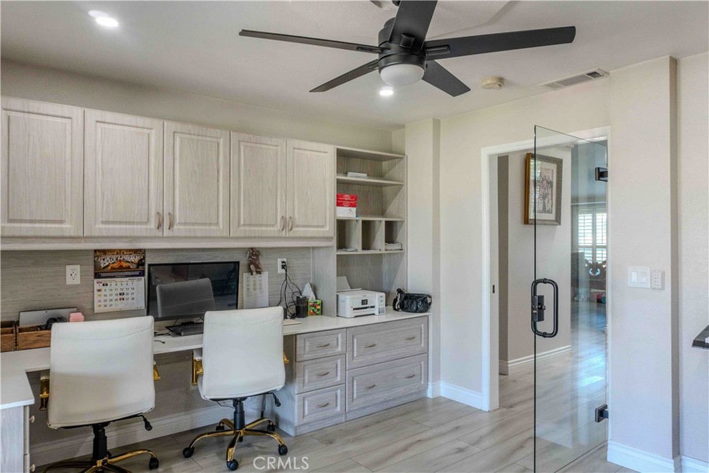 1042 Robinson Ct, Hanford, CA 93230