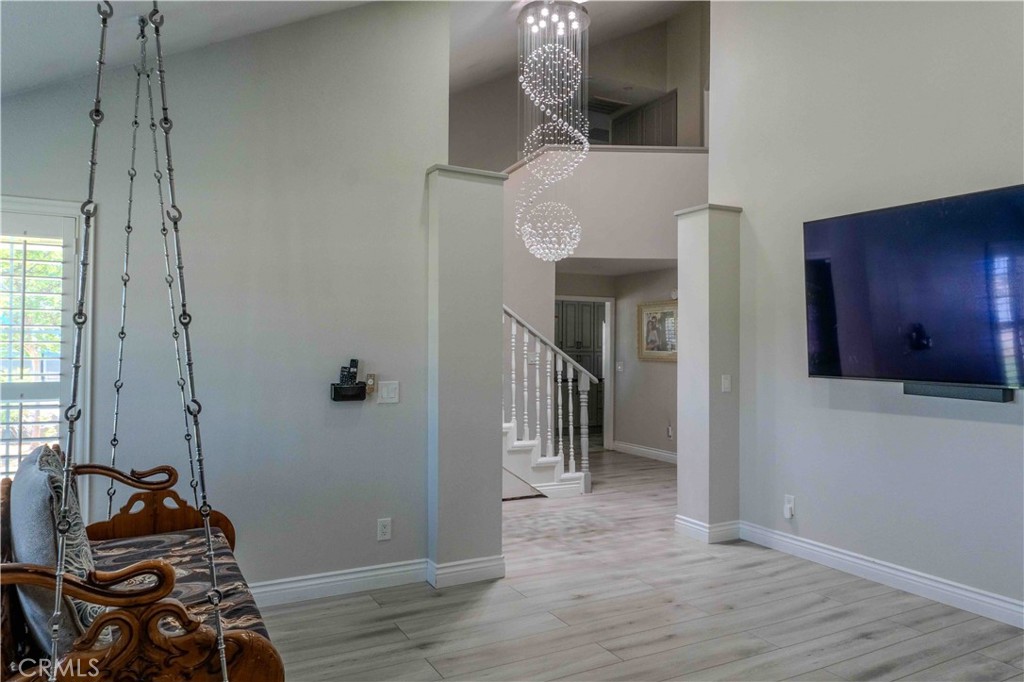 1042 Robinson Ct, Hanford, CA 93230