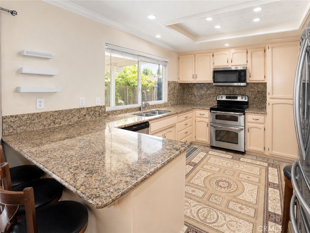 4100 Ahwahnee Ct, Modesto, CA 95356