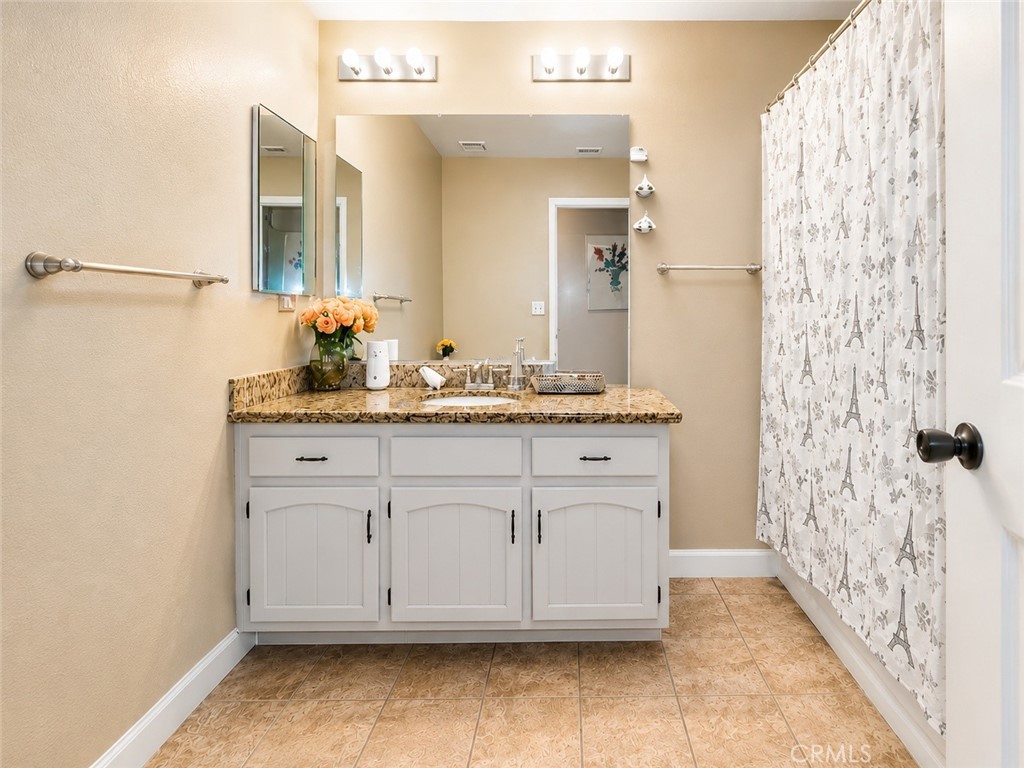 4100 Ahwahnee Ct, Modesto, CA 95356