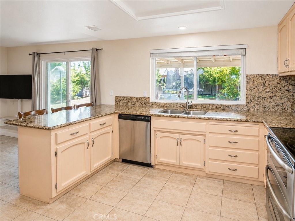 4100 Ahwahnee Ct, Modesto, CA 95356