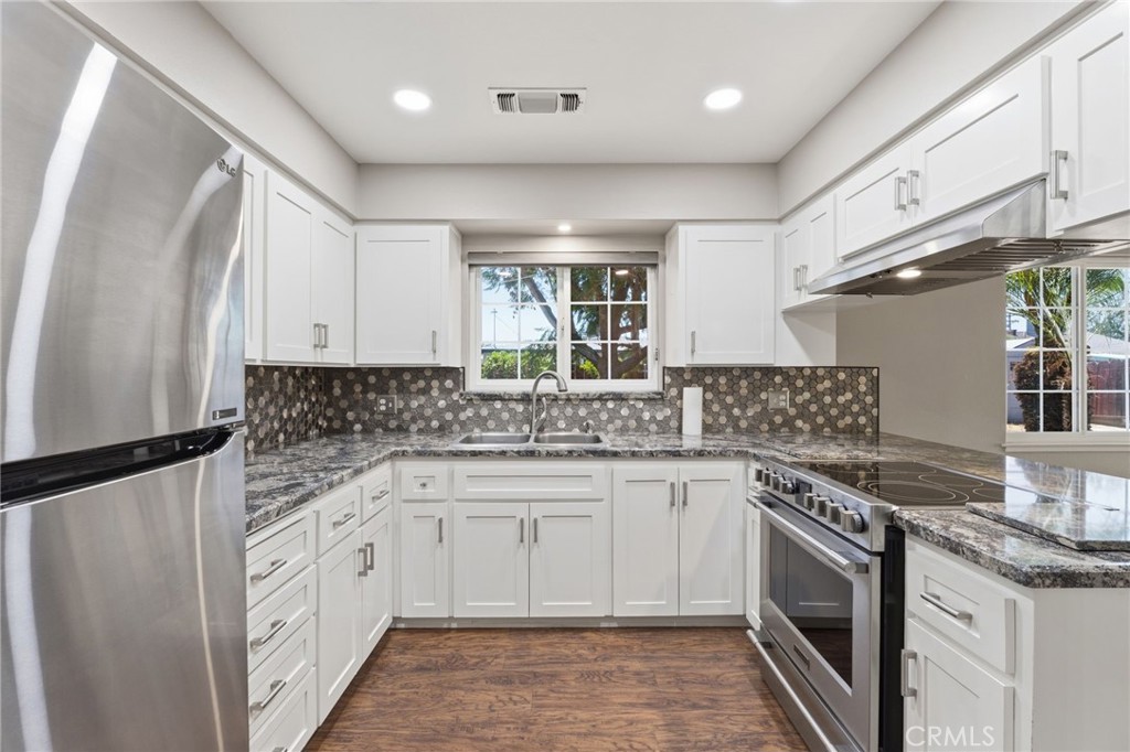 417 E Magnolia, Hanford, CA 93230