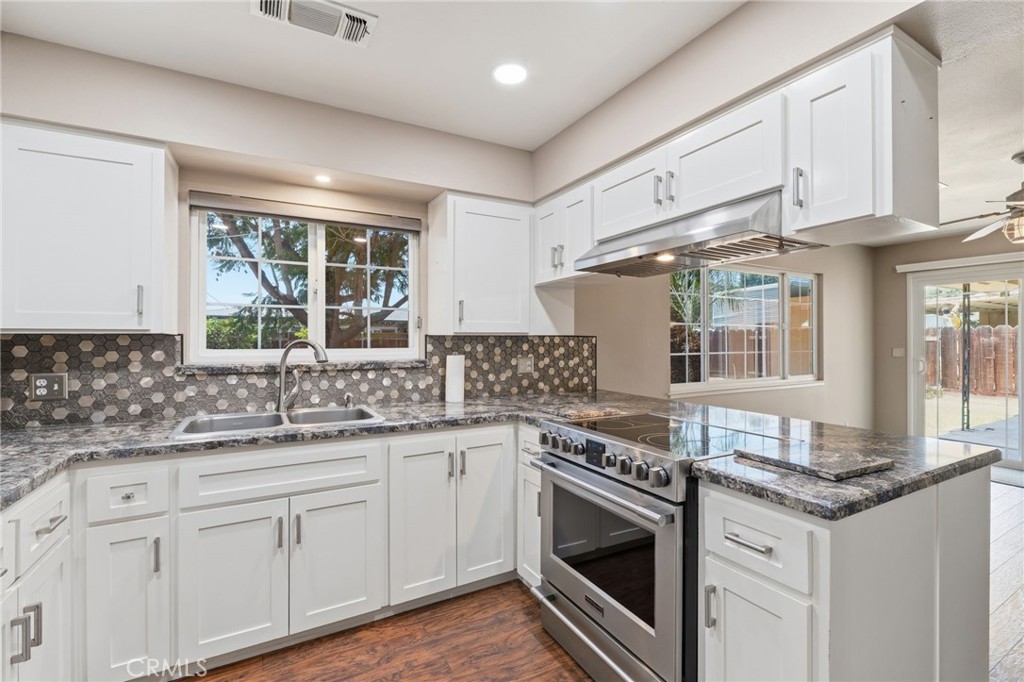 417 E Magnolia, Hanford, CA 93230