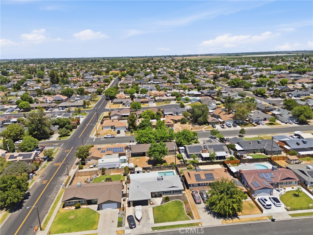 417 E Magnolia, Hanford, CA 93230
