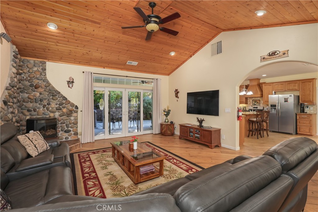 39367 Pine Ridge Road, Oakhurst, CA 93644