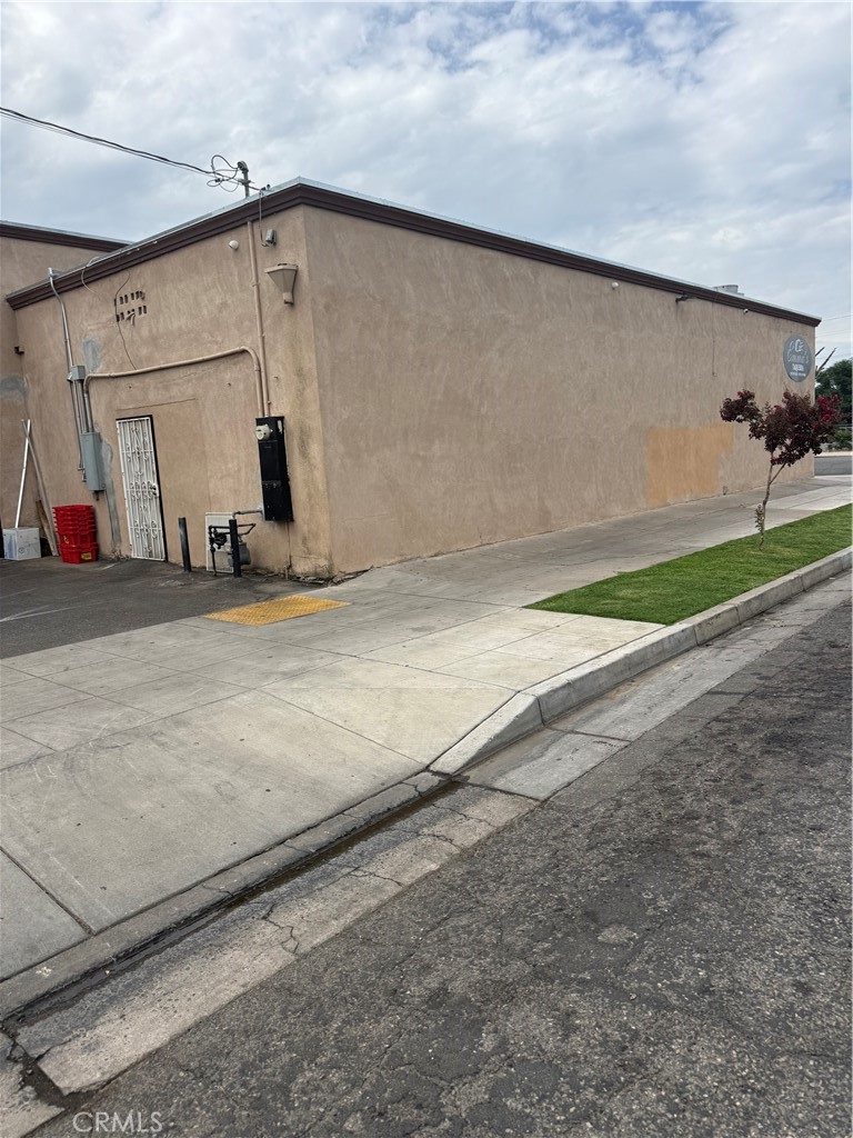 301 E 10th, Madera, CA 93638