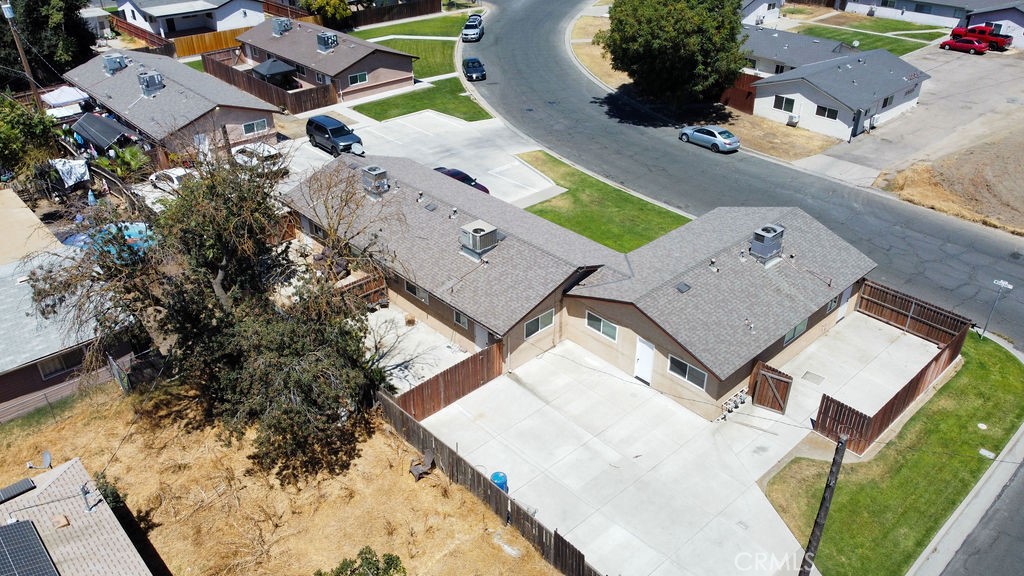 1763 Woodland Dr, Hanford, CA 93230