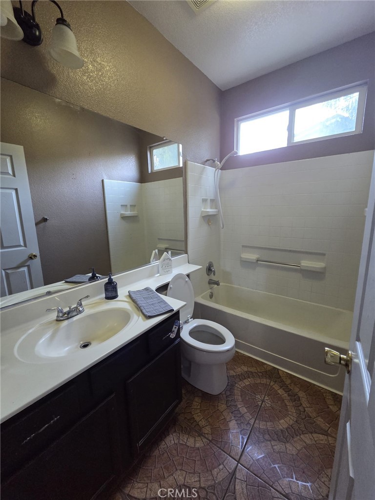 1445 San Simeon Ct, Merced, CA 95348