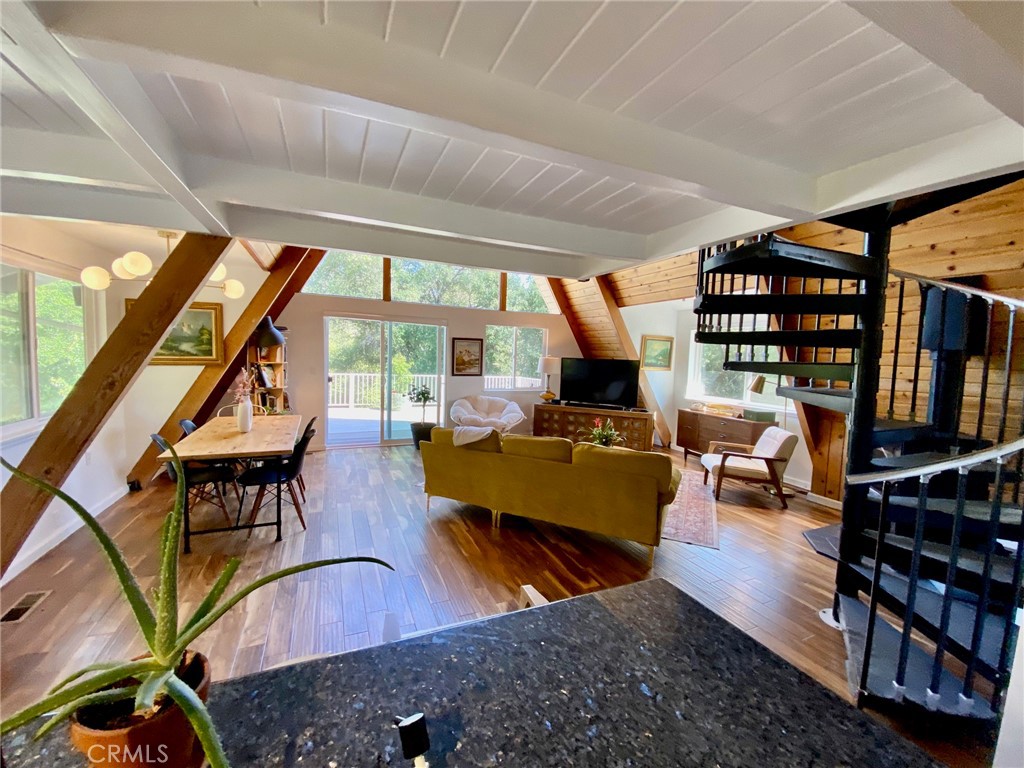 20892 McKinley Way, Groveland, CA 95321