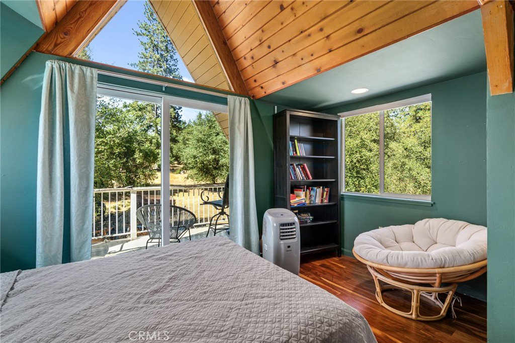 20892 McKinley Way, Groveland, CA 95321