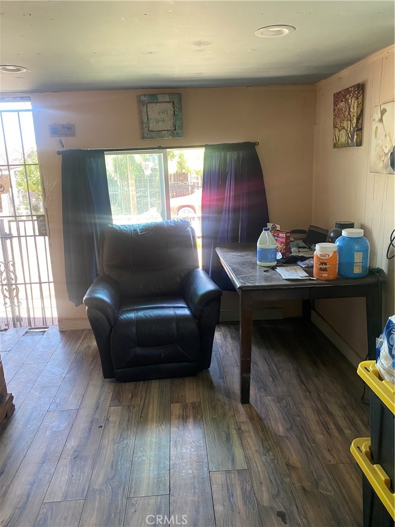207 W River Ave, Porterville, CA 93257