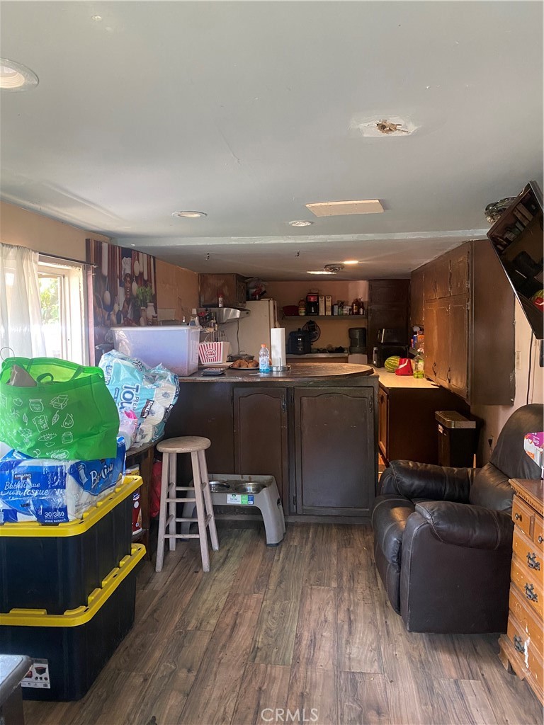 207 W River Ave, Porterville, CA 93257