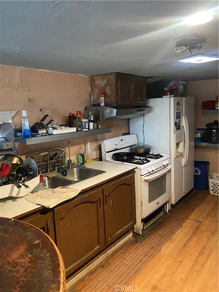 207 W River Ave, Porterville, CA 93257