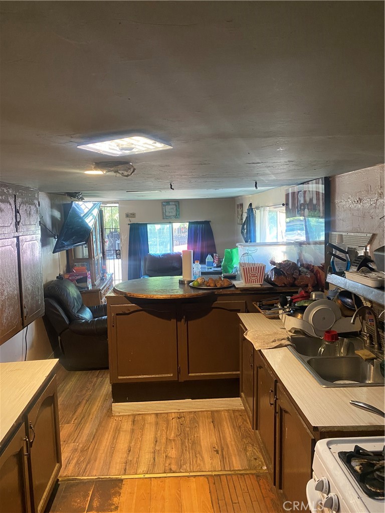 207 W River Ave, Porterville, CA 93257