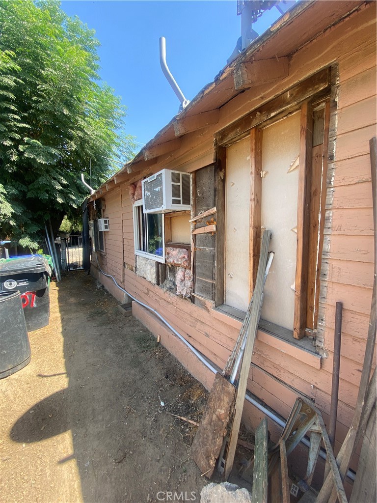 207 W River Ave, Porterville, CA 93257