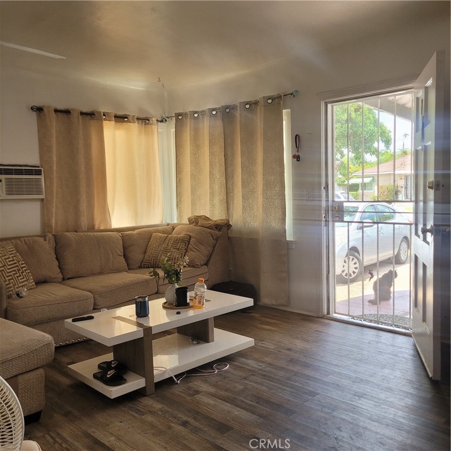 623 W Hedges Ave, Fresno, CA 93728
