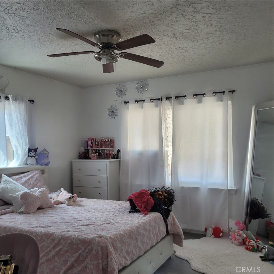 623 W Hedges Ave, Fresno, CA 93728