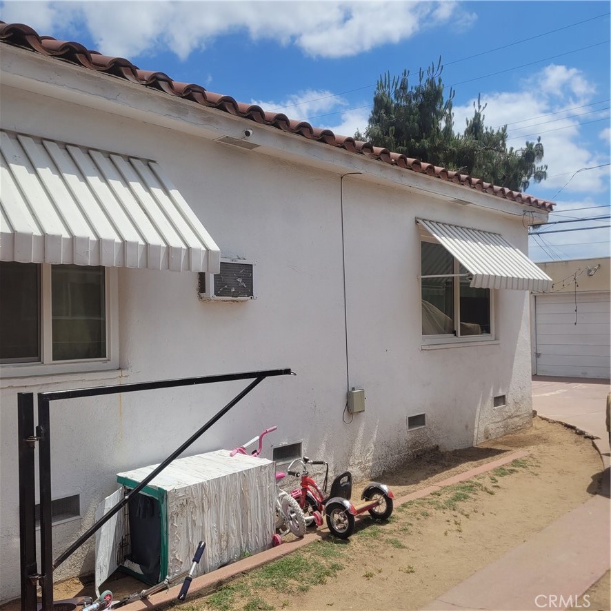 623 W Hedges Ave, Fresno, CA 93728