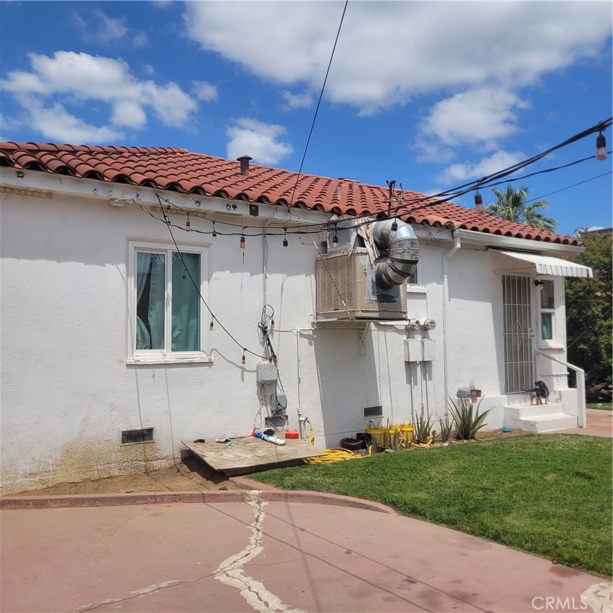 623 W Hedges Ave, Fresno, CA 93728