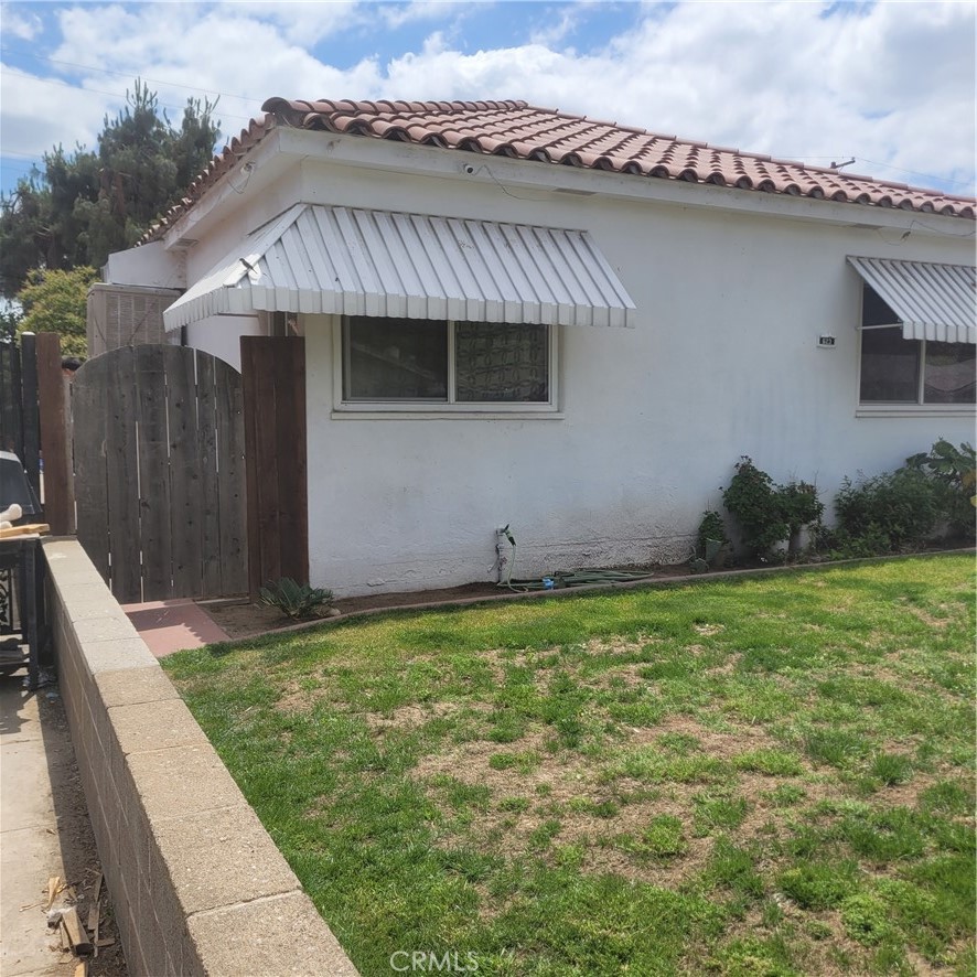 623 W Hedges Ave, Fresno, CA 93728