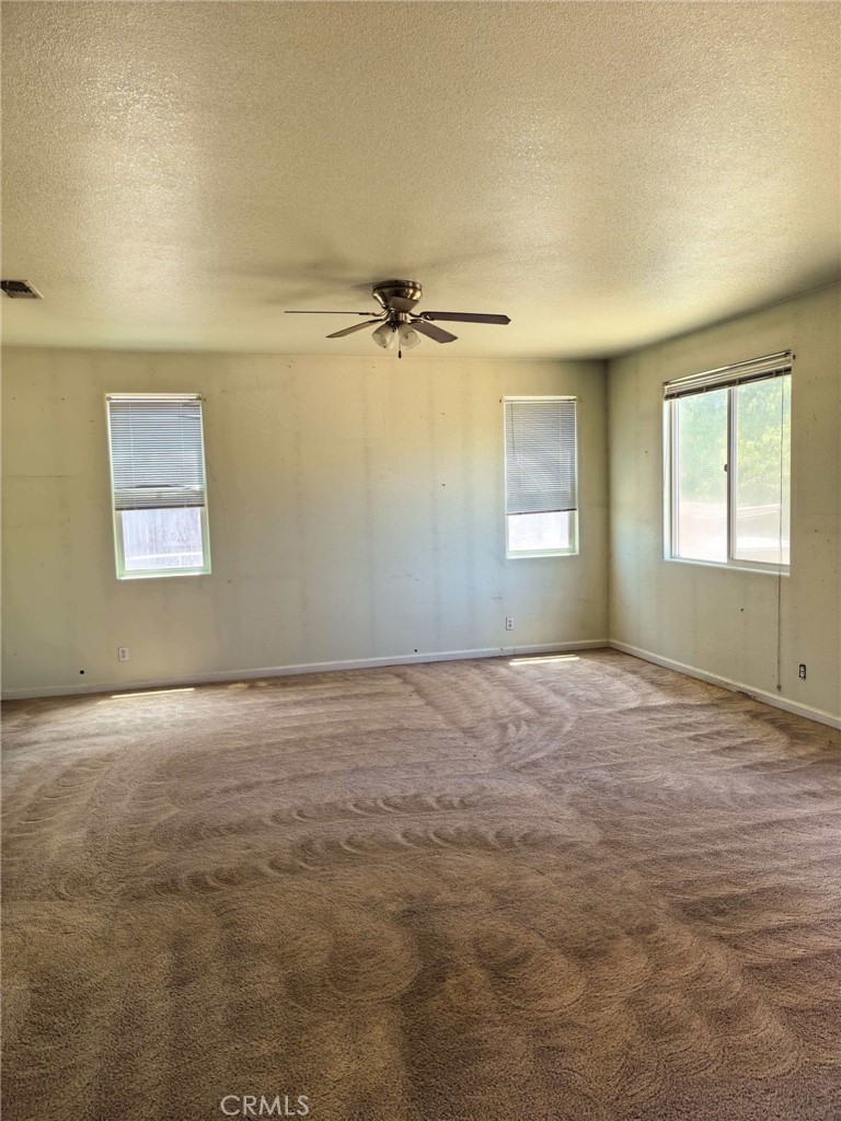 6633 Meadowlark, Winton, CA 95388