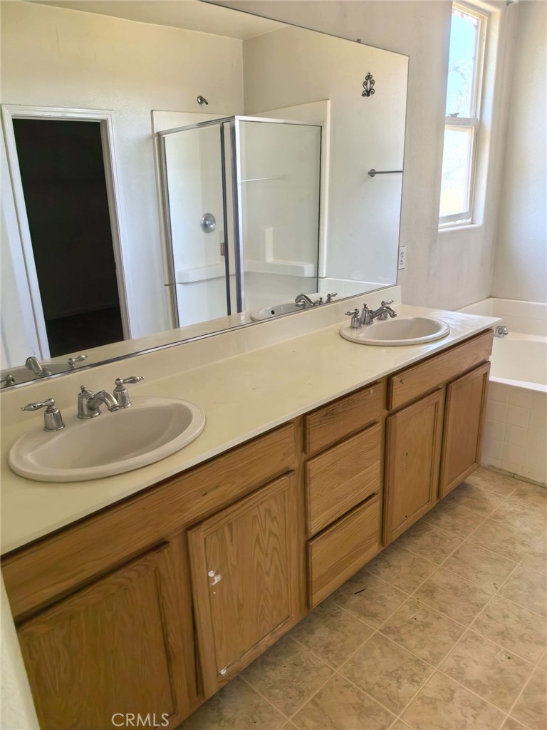 6633 Meadowlark, Winton, CA 95388