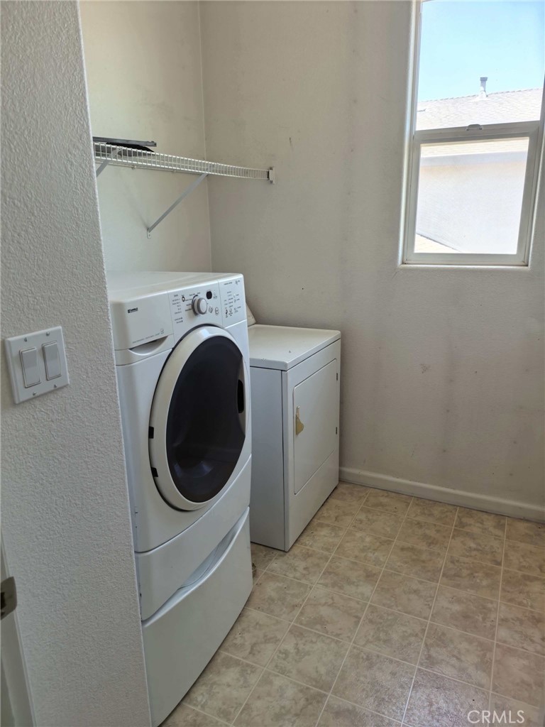 6633 Meadowlark, Winton, CA 95388