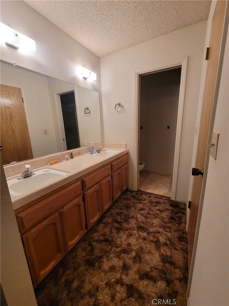 6009 Elwood Rd, Sanger, CA 93657