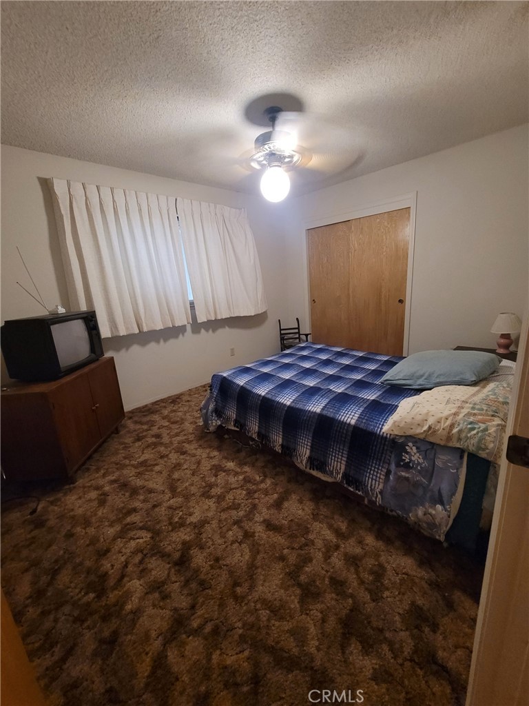 6009 Elwood Rd, Sanger, CA 93657