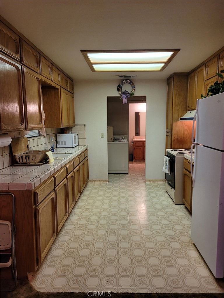 6009 Elwood Rd, Sanger, CA 93657