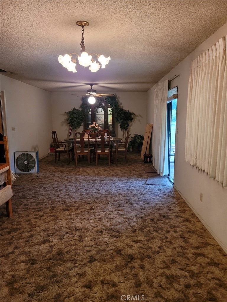 6009 Elwood Rd, Sanger, CA 93657