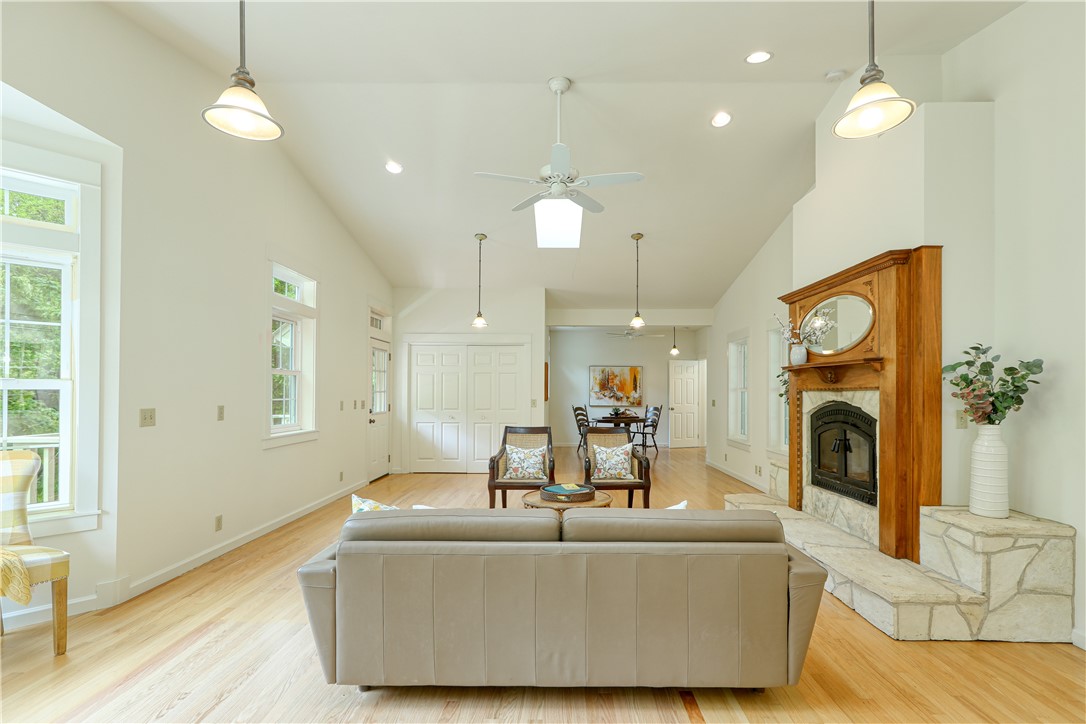 7515 Santa Rosa Creek Rd, Cambria, CA 93428