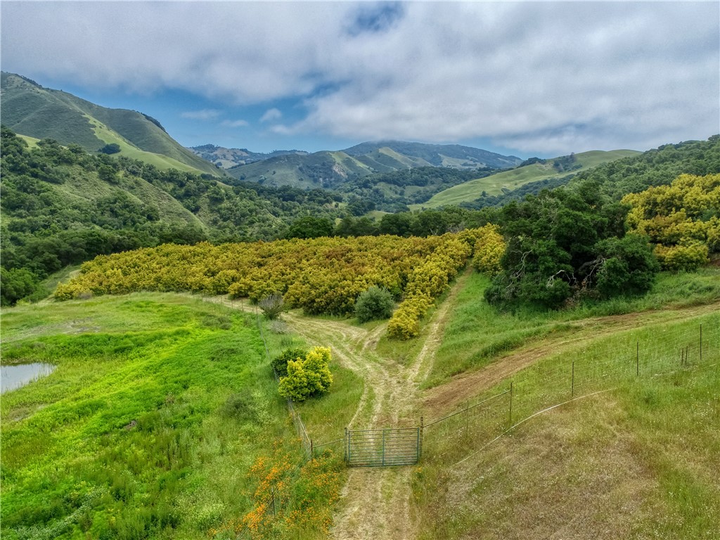 7515 Santa Rosa Creek Rd, Cambria, CA 93428
