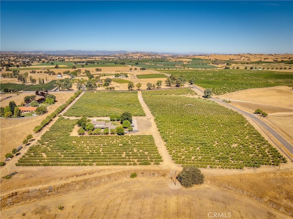 5055 Rancho La Loma Linda Dr, Paso Robles, CA 93446