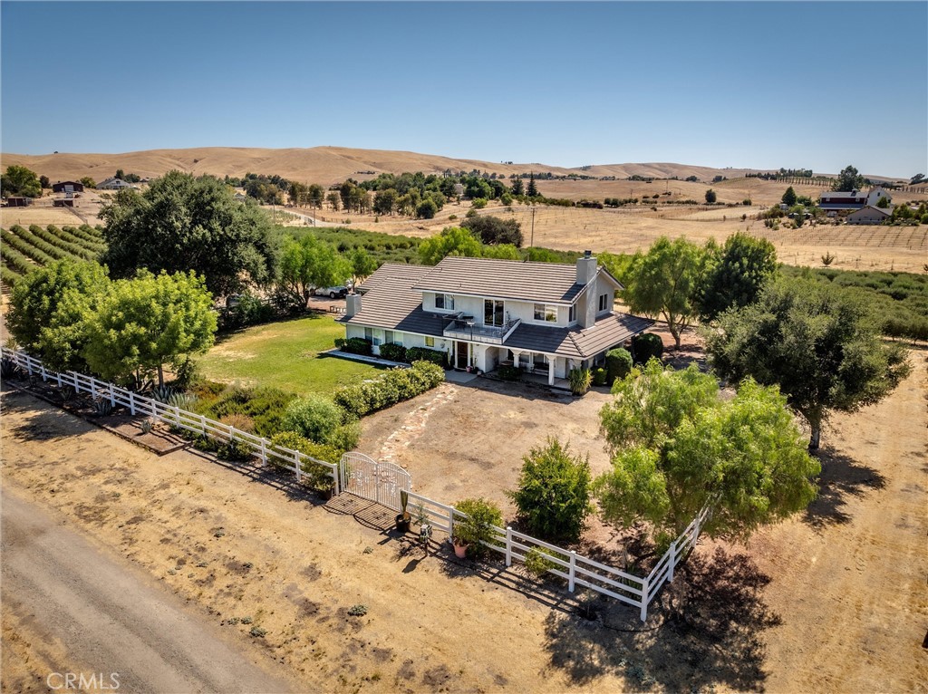 5055 Rancho La Loma Linda Dr, Paso Robles, CA 93446