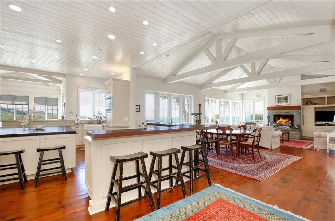 404 Huntington Road, Cambria, CA 93428