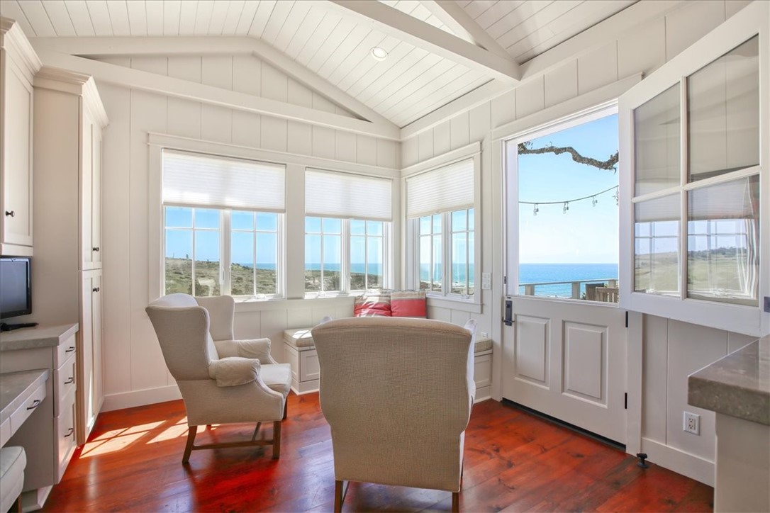 404 Huntington Road, Cambria, CA 93428