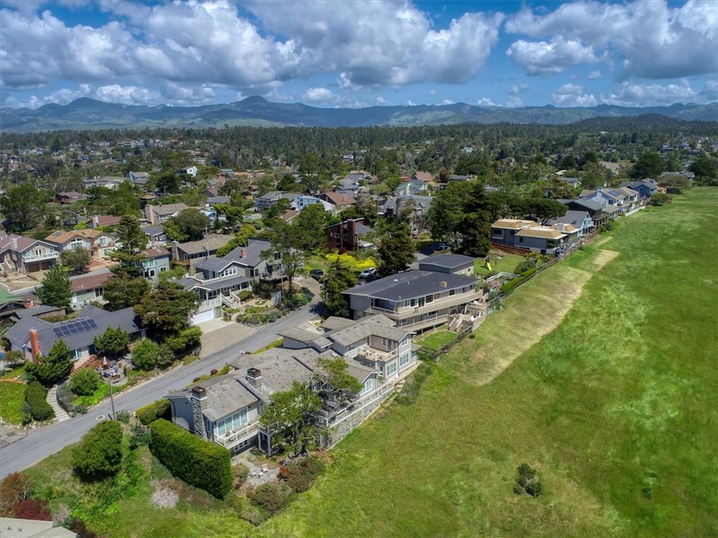 404 Huntington Road, Cambria, CA 93428