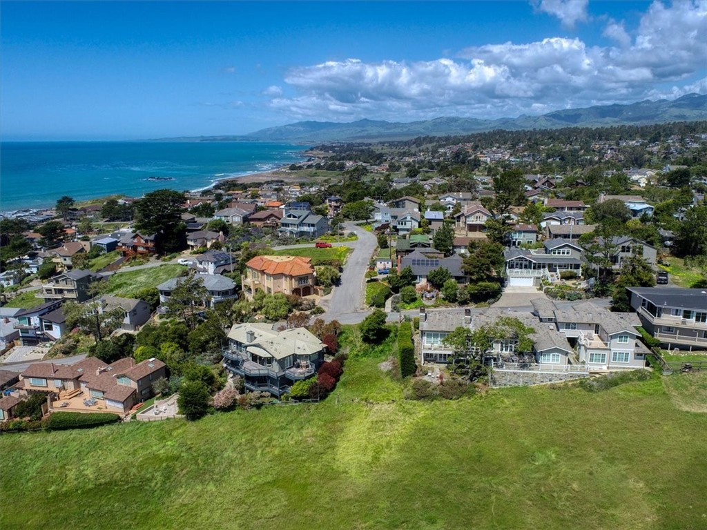 404 Huntington Road, Cambria, CA 93428